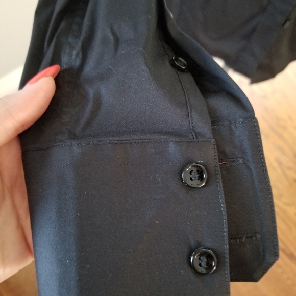 Fitted black button down - Picture 6 of 6